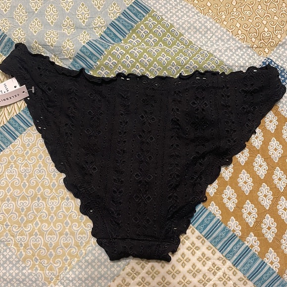 Black Swim bottoms (Small 3-5) - Picture 3 of 6